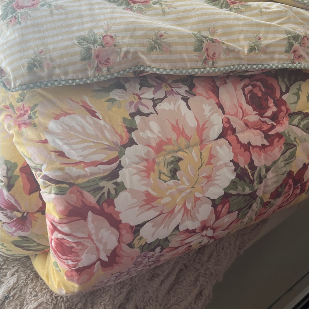 Two Ralph Lauren comforters for Mamoo ⭐️⭐️ - Picture 7 of 9